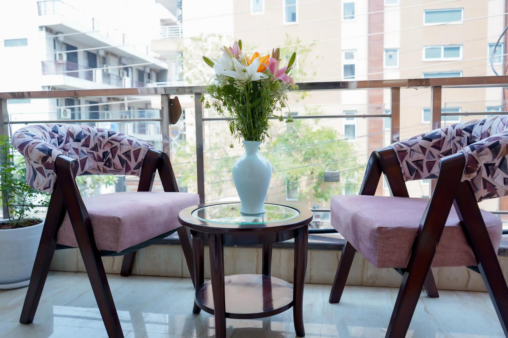 Hotel The Luxe 18 - Golf Course Road คูร์เคาน์ ภายนอก รูปภาพ